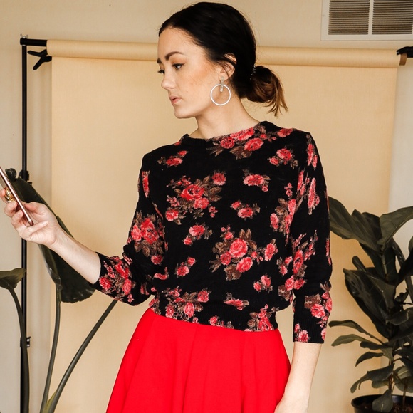 CLOSET CLEAROUT 🍁 Forever 21 Floral Crop Sweater - Picture 2 of 6